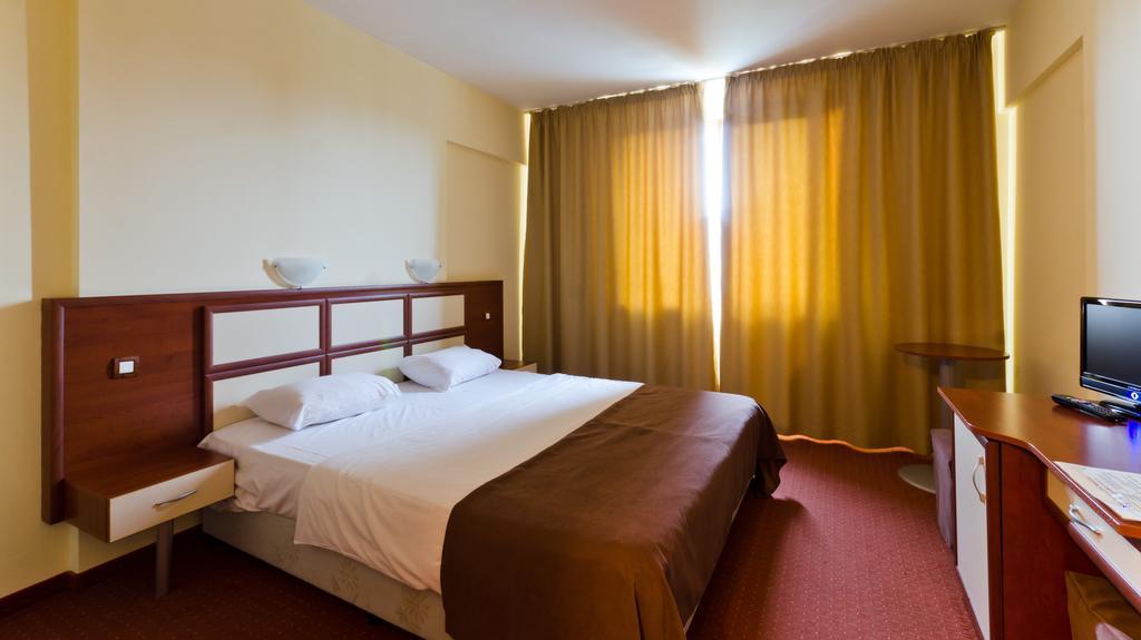 Nadejda Hotel โซเฟีย ภายนอก รูปภาพ