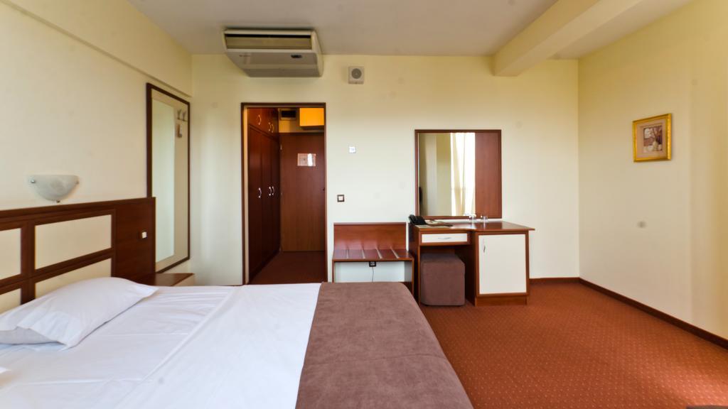 Nadejda Hotel โซเฟีย ภายนอก รูปภาพ