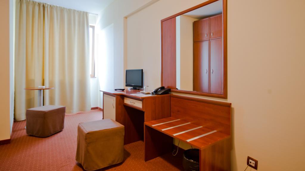 Nadejda Hotel โซเฟีย ภายนอก รูปภาพ