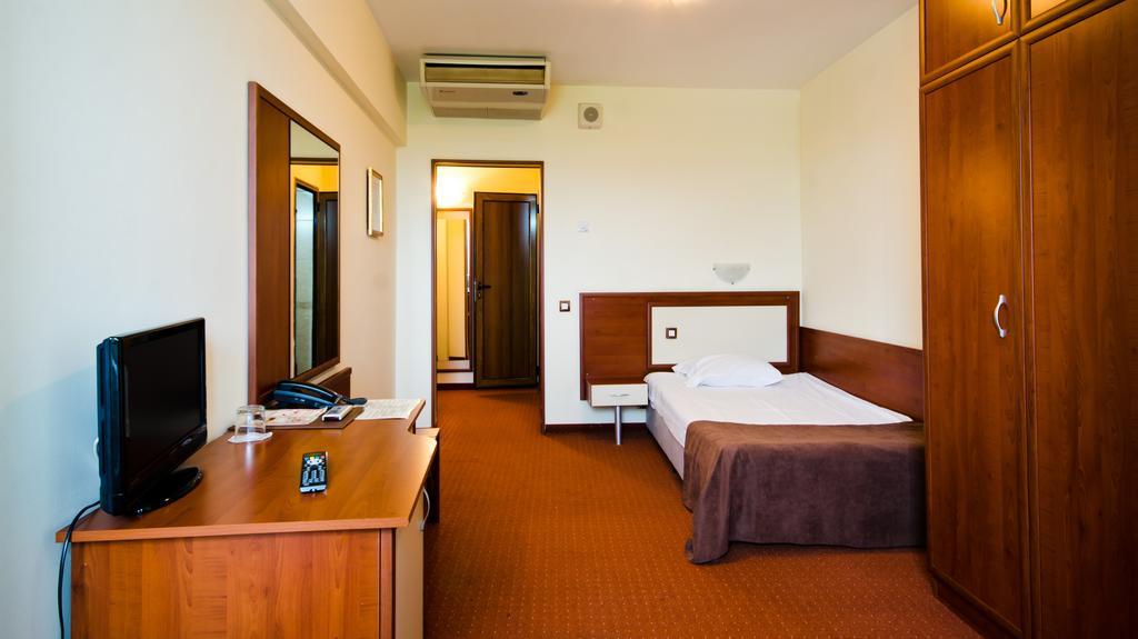 Nadejda Hotel โซเฟีย ภายนอก รูปภาพ