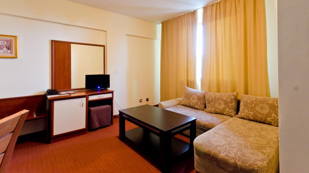 Nadejda Hotel โซเฟีย ภายนอก รูปภาพ