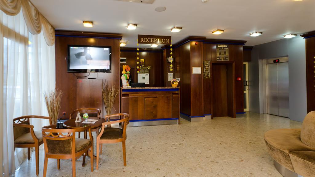 Nadejda Hotel โซเฟีย ภายนอก รูปภาพ