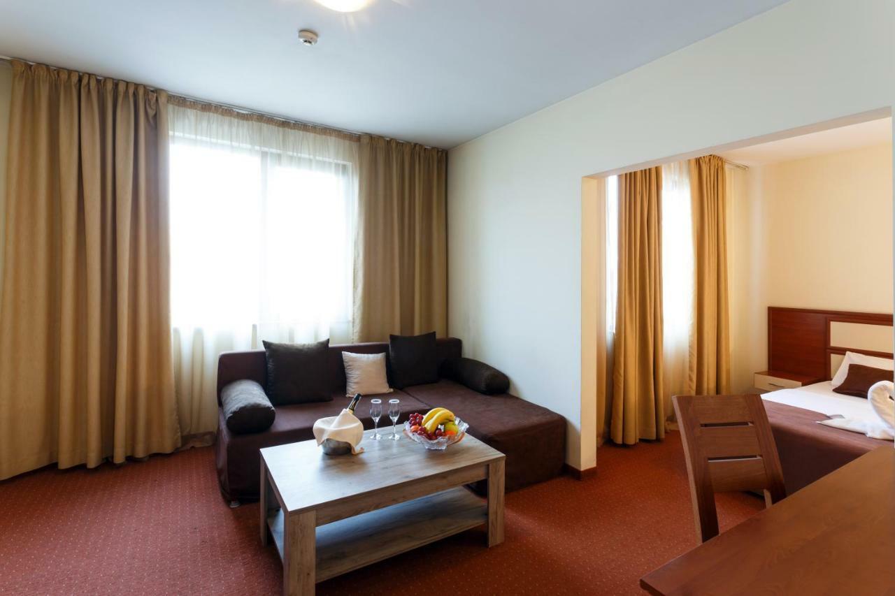 Nadejda Hotel โซเฟีย ภายนอก รูปภาพ