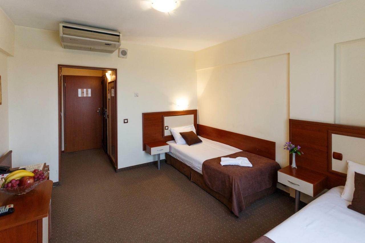 Nadejda Hotel โซเฟีย ภายนอก รูปภาพ