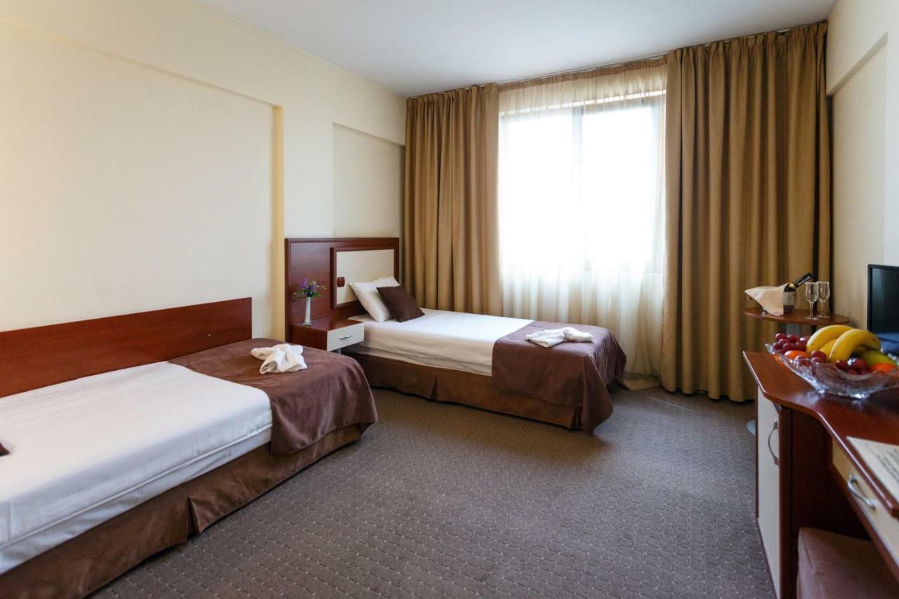 Nadejda Hotel โซเฟีย ภายนอก รูปภาพ